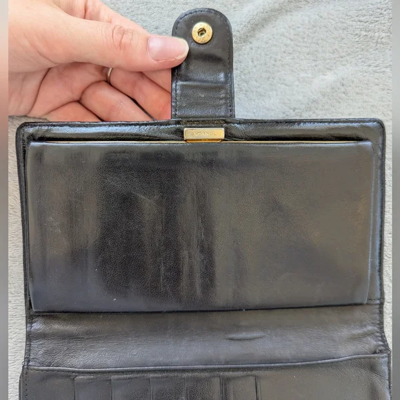 Vintage Chanel Black Leather Wallet - Picture 8 of 17